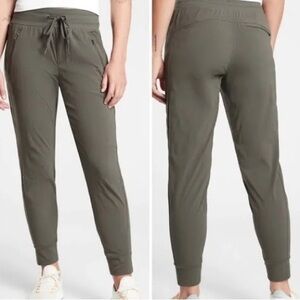 Athleta Trekkie North Jogger